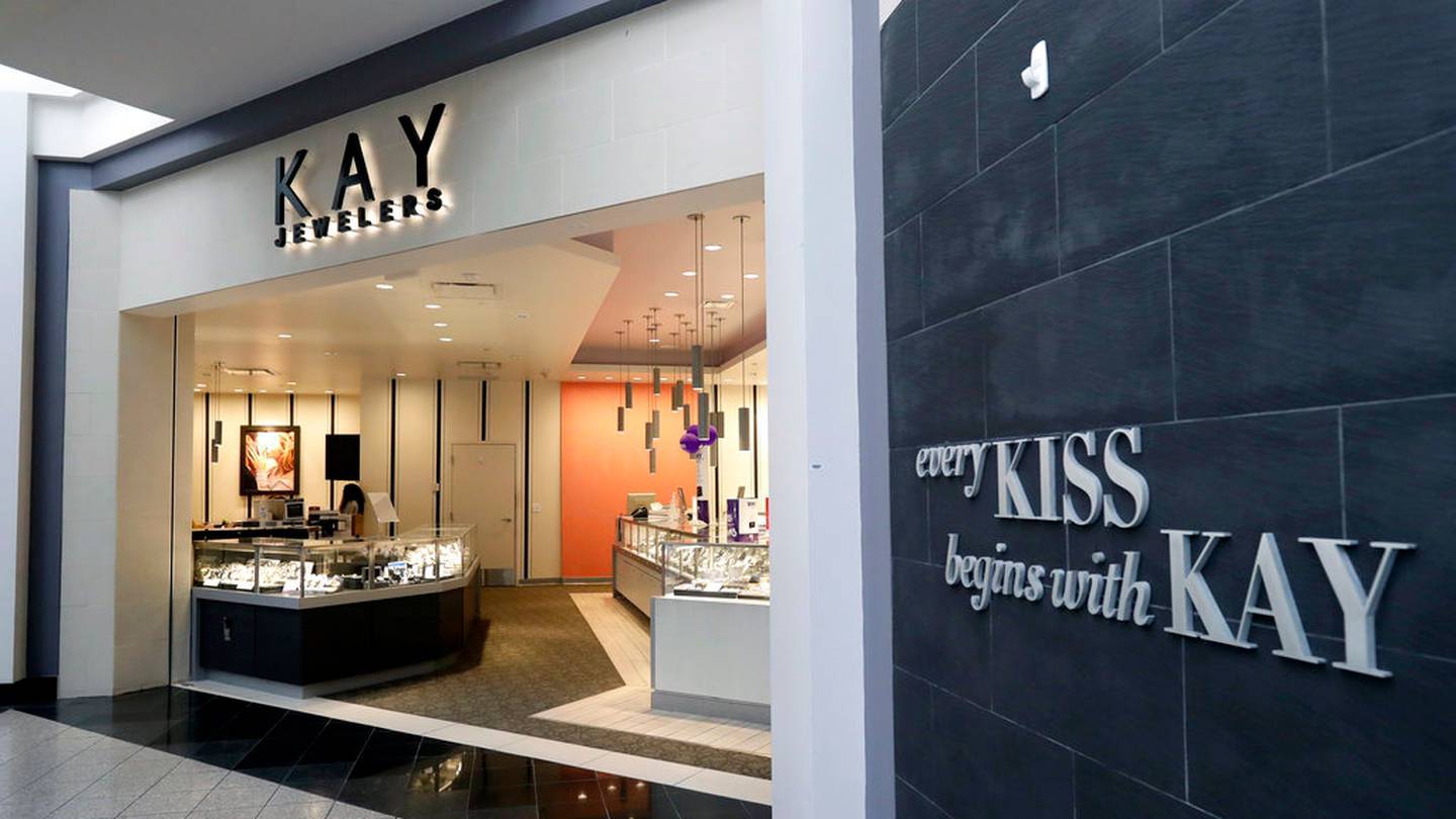 Kay, Zales parent company to close 300 stores by end of fiscal year