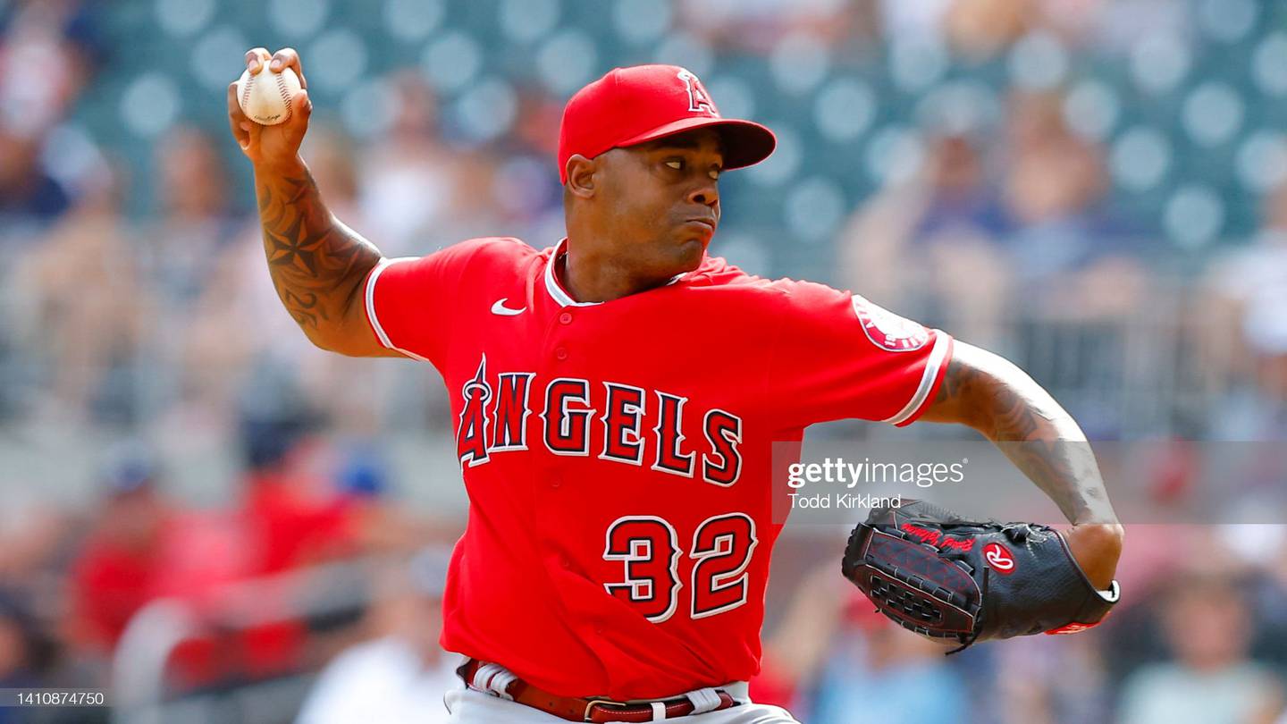 Braves acquire closer Raisel Iglesias in trade with Los Angeles Angels