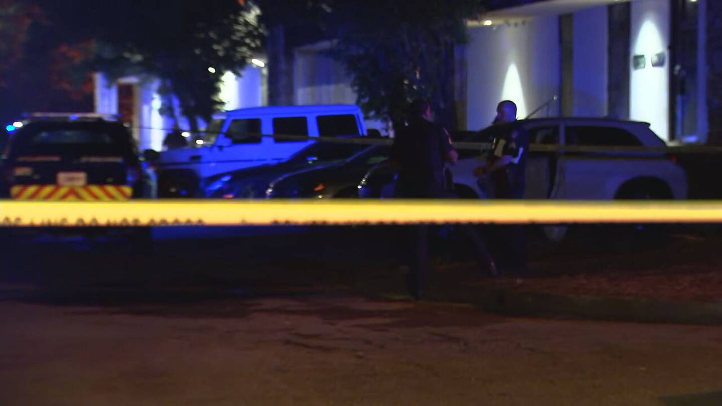 1 dead, 1 injured in shooting outside Atlanta recording studio