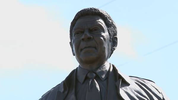Hundreds gather for peace march, statue unveiling during Andrew Young 90th birthday celebration