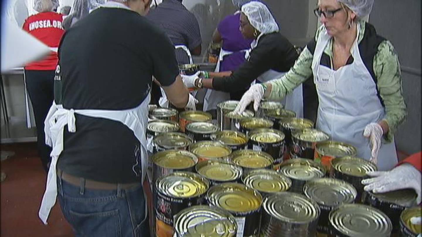 Thousands attend Hosea Feed the Hungry Thanksgiving dinner WSBTV