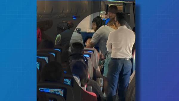 Doctor describes chaotic moments that people passed out, got sick from heat on Delta flight