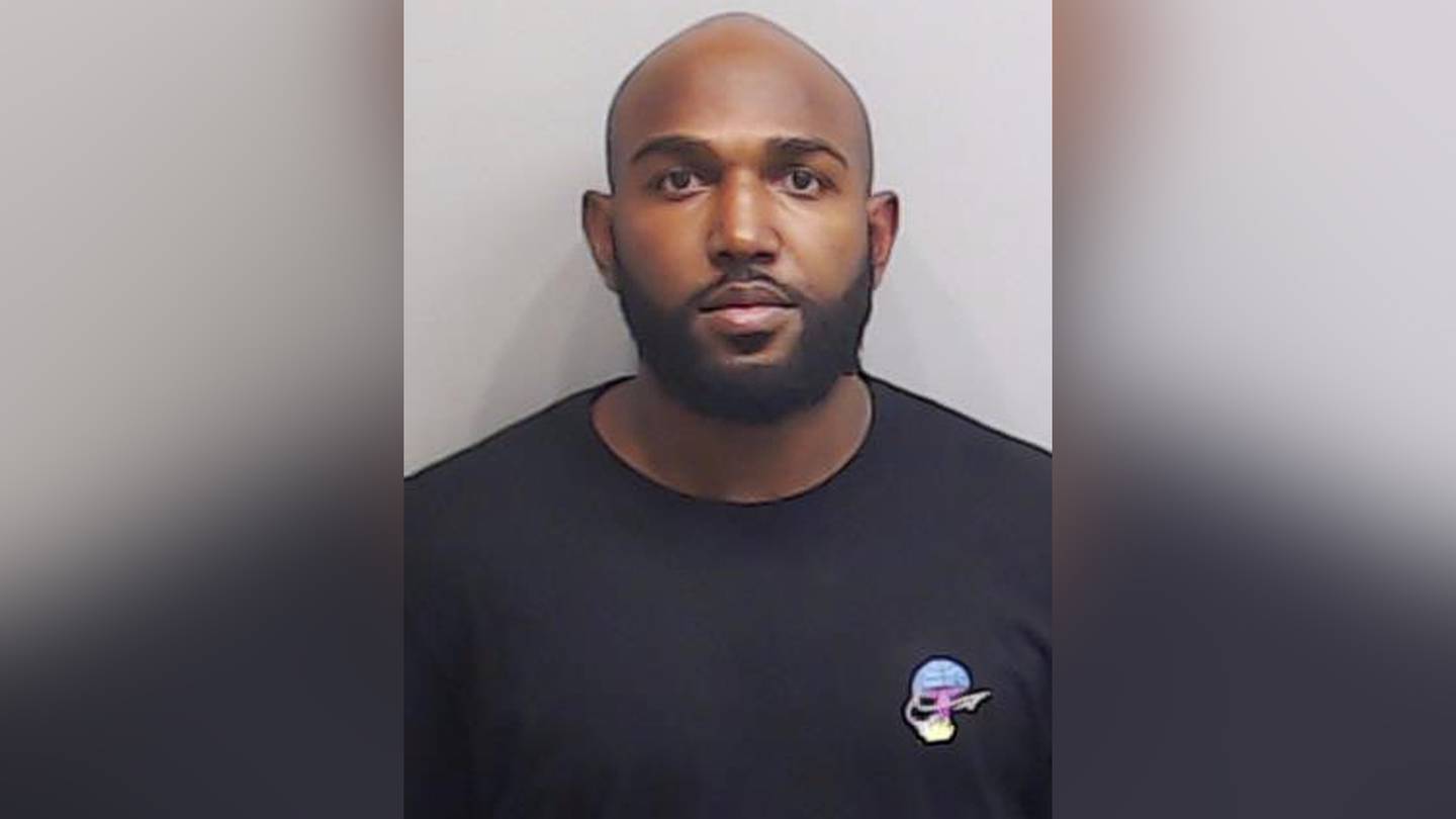 Braves star Marcell Ozuna arrested for strangling wife, throwing her into  wall: Police - ABC News