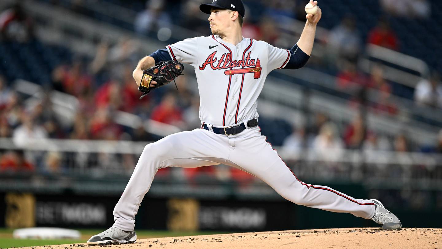 Braves pitcher out after suffering broken hand on angry punch