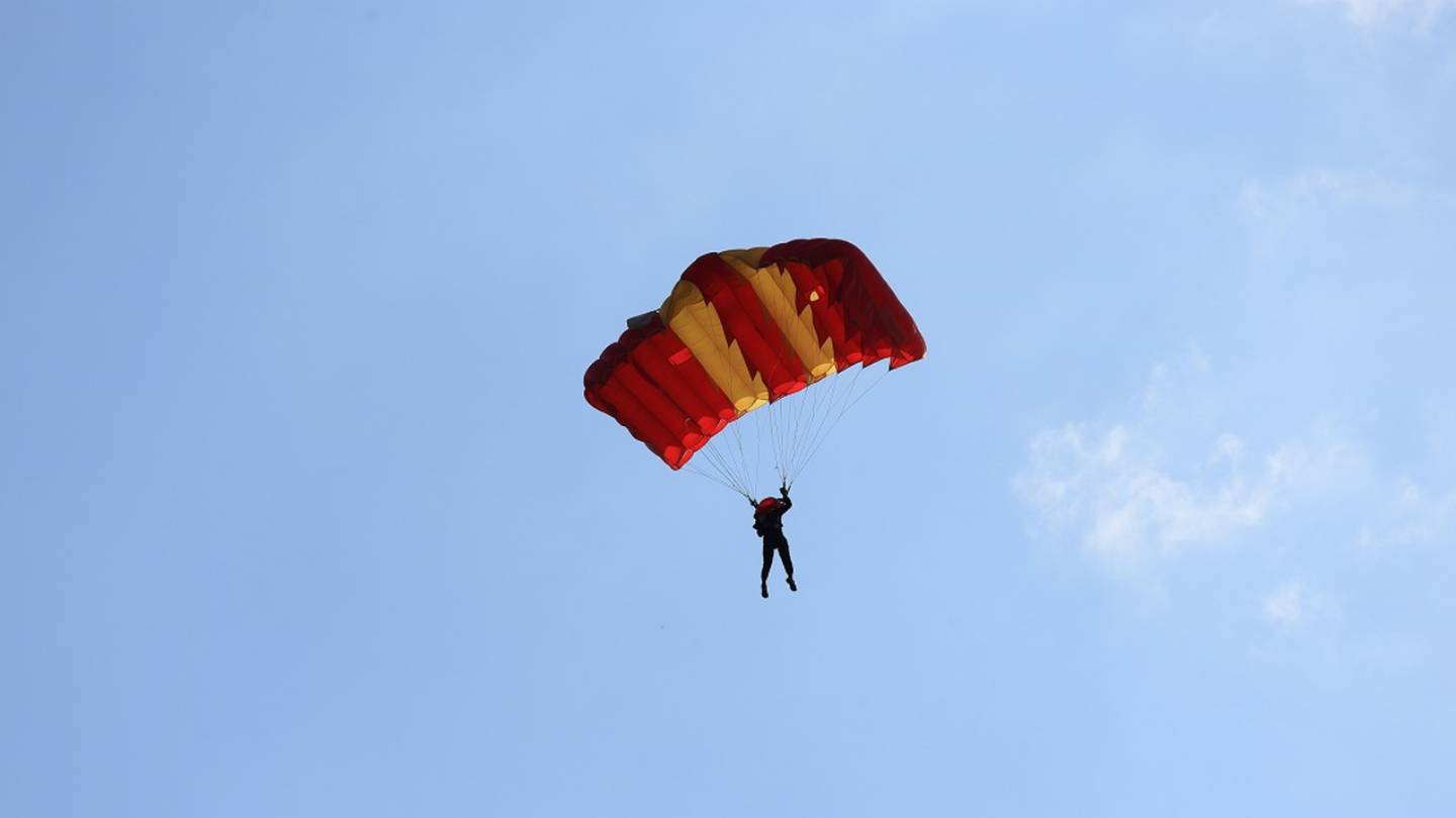 Skydiver dies in jump before Tennessee high school football game WSB