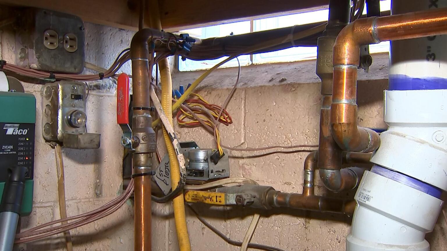 Here's how to keep your pipes from freezing this winter – WPXI