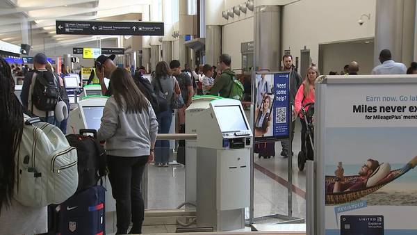 Travelers already working to get out of Hurricane Ian’s path at Atlanta’s airport