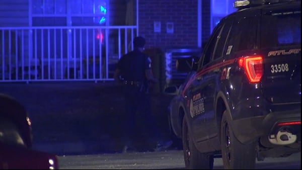 Police: 1 person dead at metro Atlanta apartment complex, investigators on scene