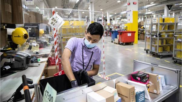 Amazon to hire 150,000 workers this season, offering sign-on bonuses