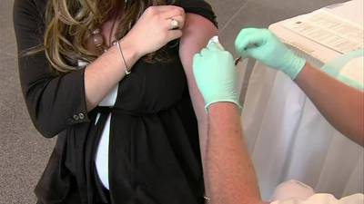 Women report worse side effects after COVID vaccine than men, study shows
