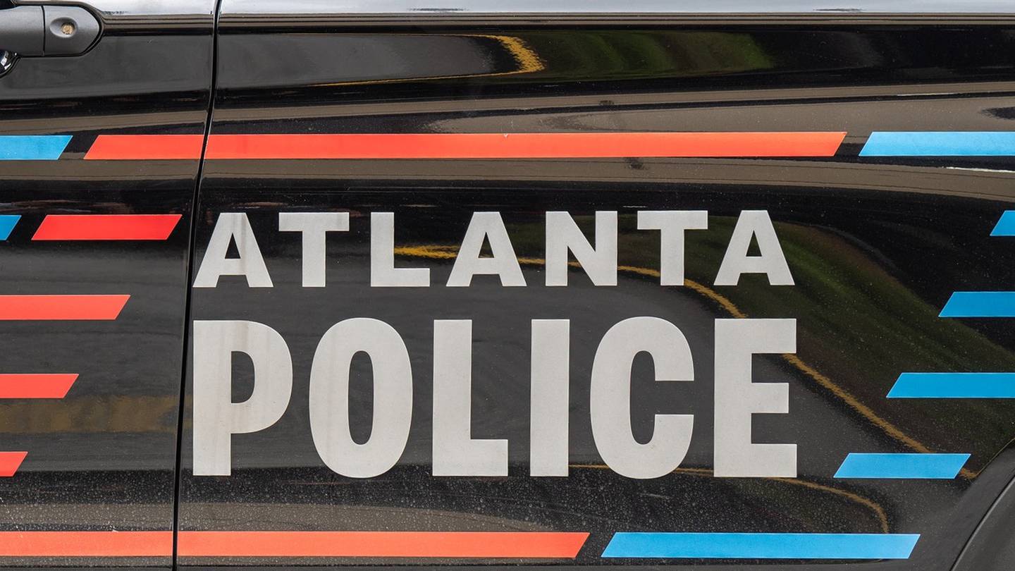 Driver dead after early morning head-on crash, Atlanta police investigating