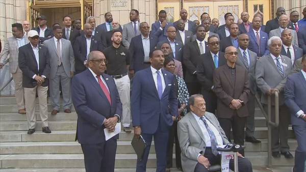 Ambassador Andrew Young, community leaders show support for APD training facility