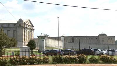 Atlanta’s federal penitentiary poses threat to entire southeast, report says