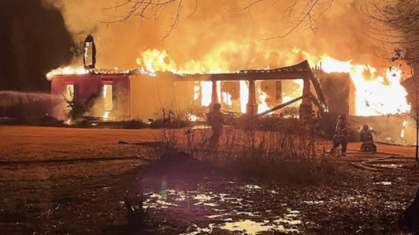 Rumah terbakar habis setelah sambaran petir di Cherokee County – WSB-TV Channel 2