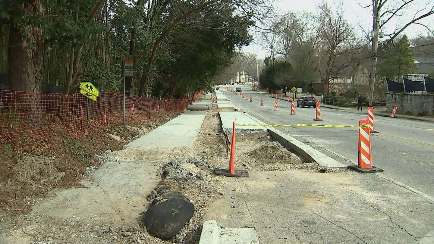 Some residents concerned cycle track project will cause traffic headache in Decatur - WSB Atlanta