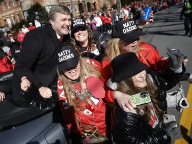 UGA fans celebrate back-to-back wins with another Athens parade