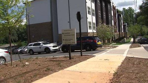 1 person dead after being shot at Atlanta apartment building, police say