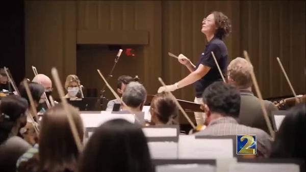 Woman makes history by leading the Atlanta Symphony Orchestra