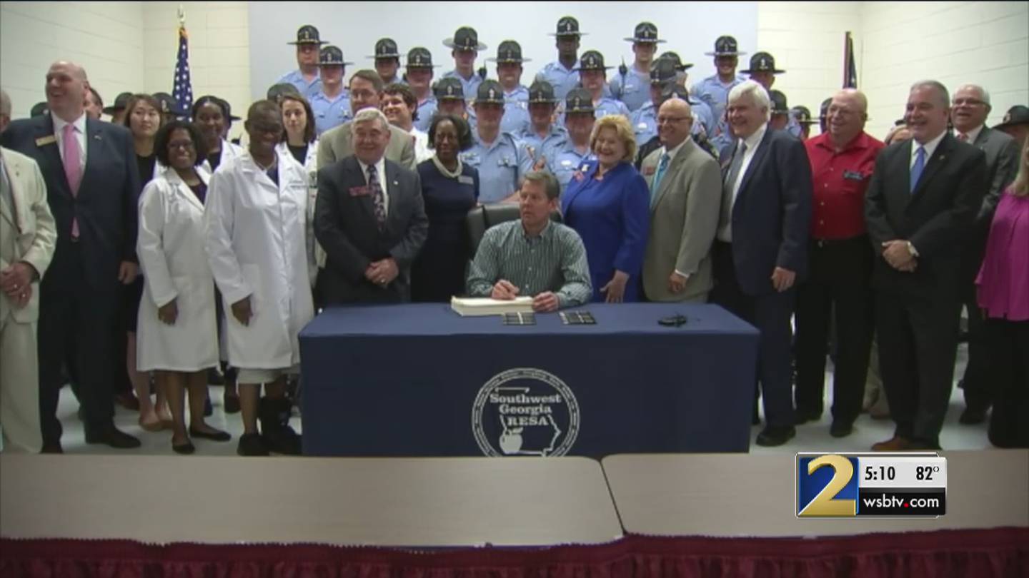 Gov. Kemp signs record budget with 3,000 raises for teachers