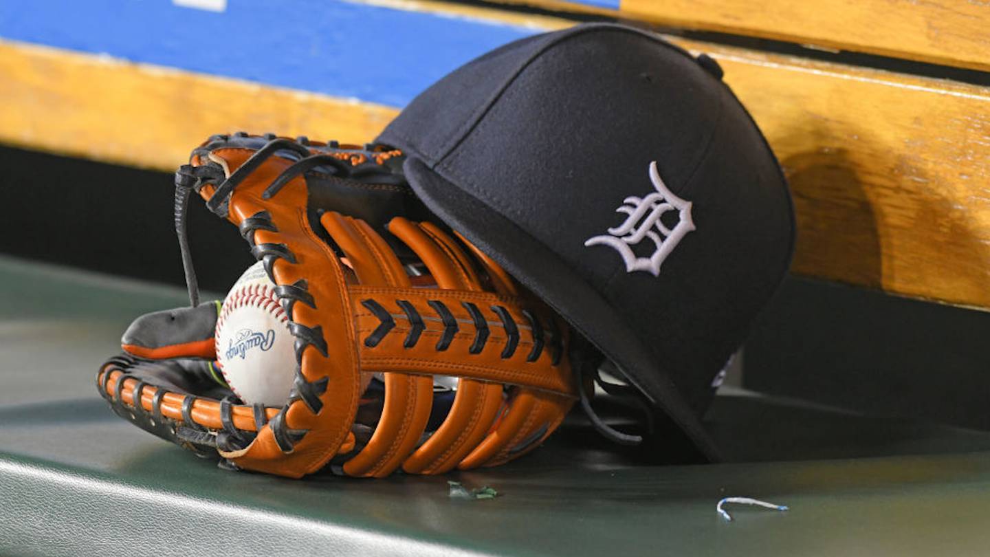 Detroit Tigers Hat Eminem Wears On Tour Is Yours To Buy [PHOTO] - CBS  Detroit