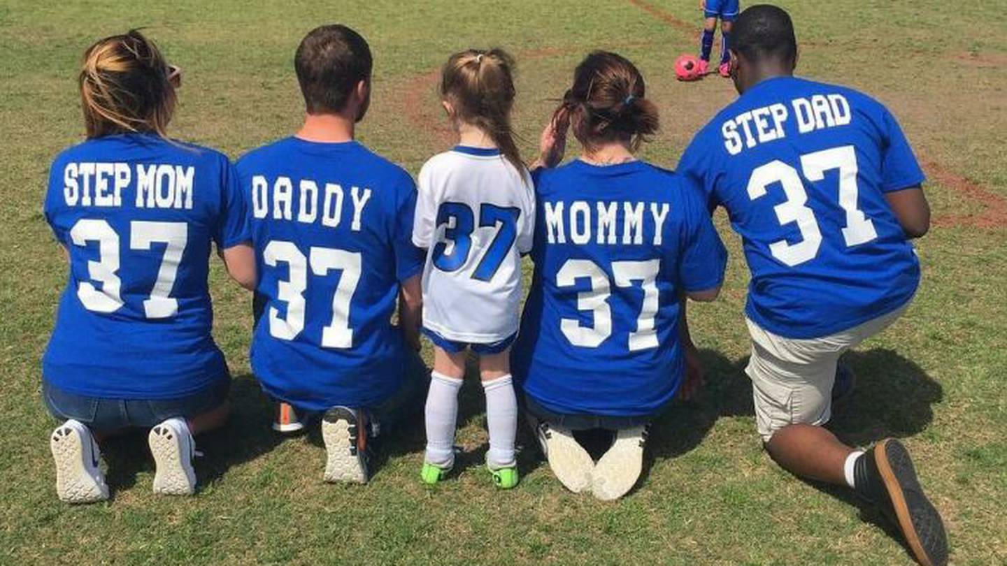Soccer family's photo goes viral; baby named Dempsey