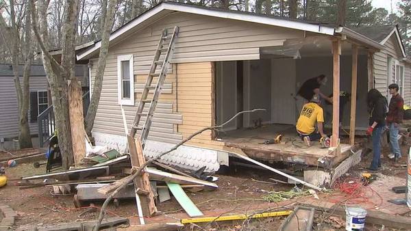 Family displaced after car crashes into Gwinnett County mobile home moves back in