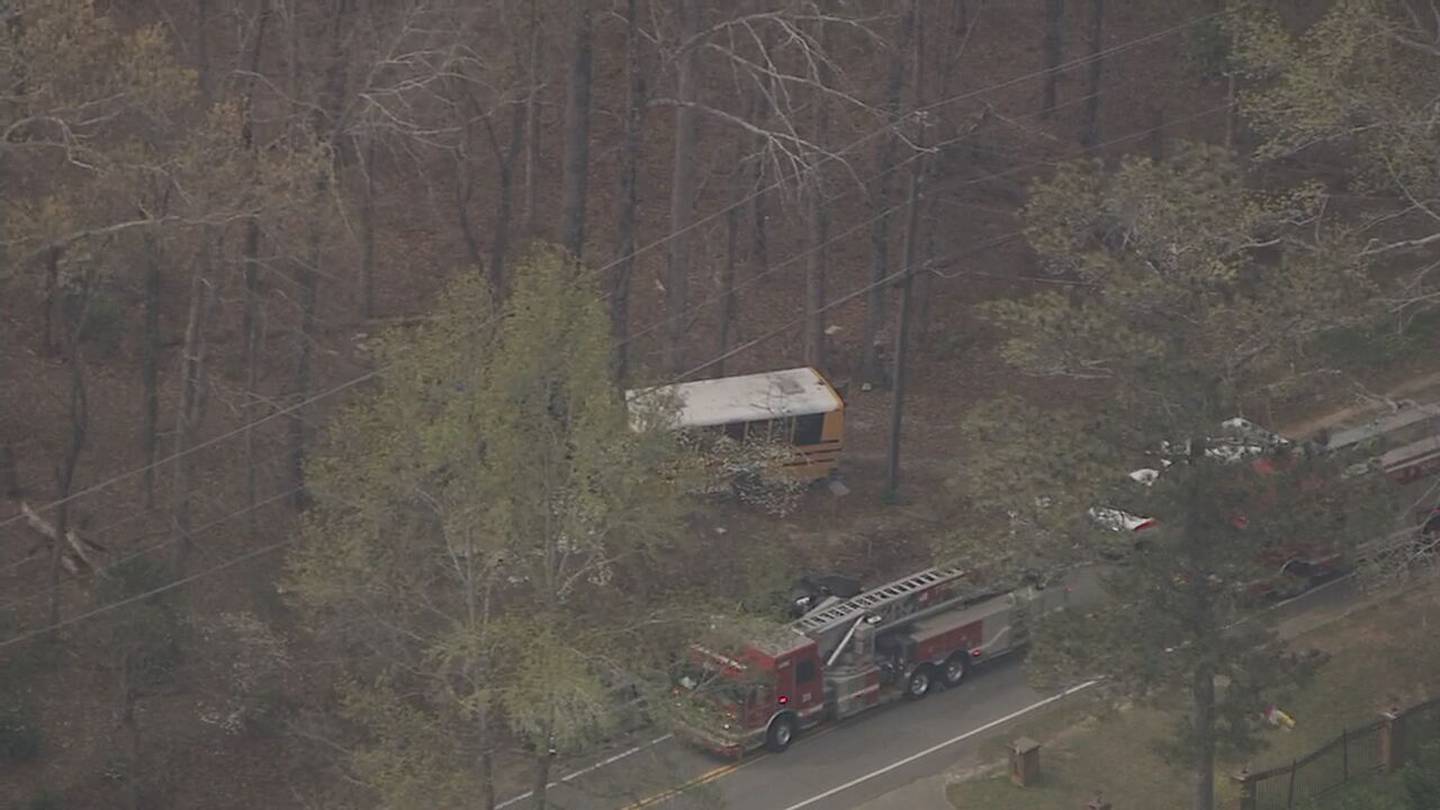 3 cars crash after driver brakes for deer in DeKalb County