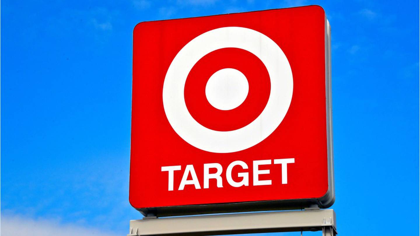‘Beautiful moment’: Arizona toddler awed by Target display with child ...