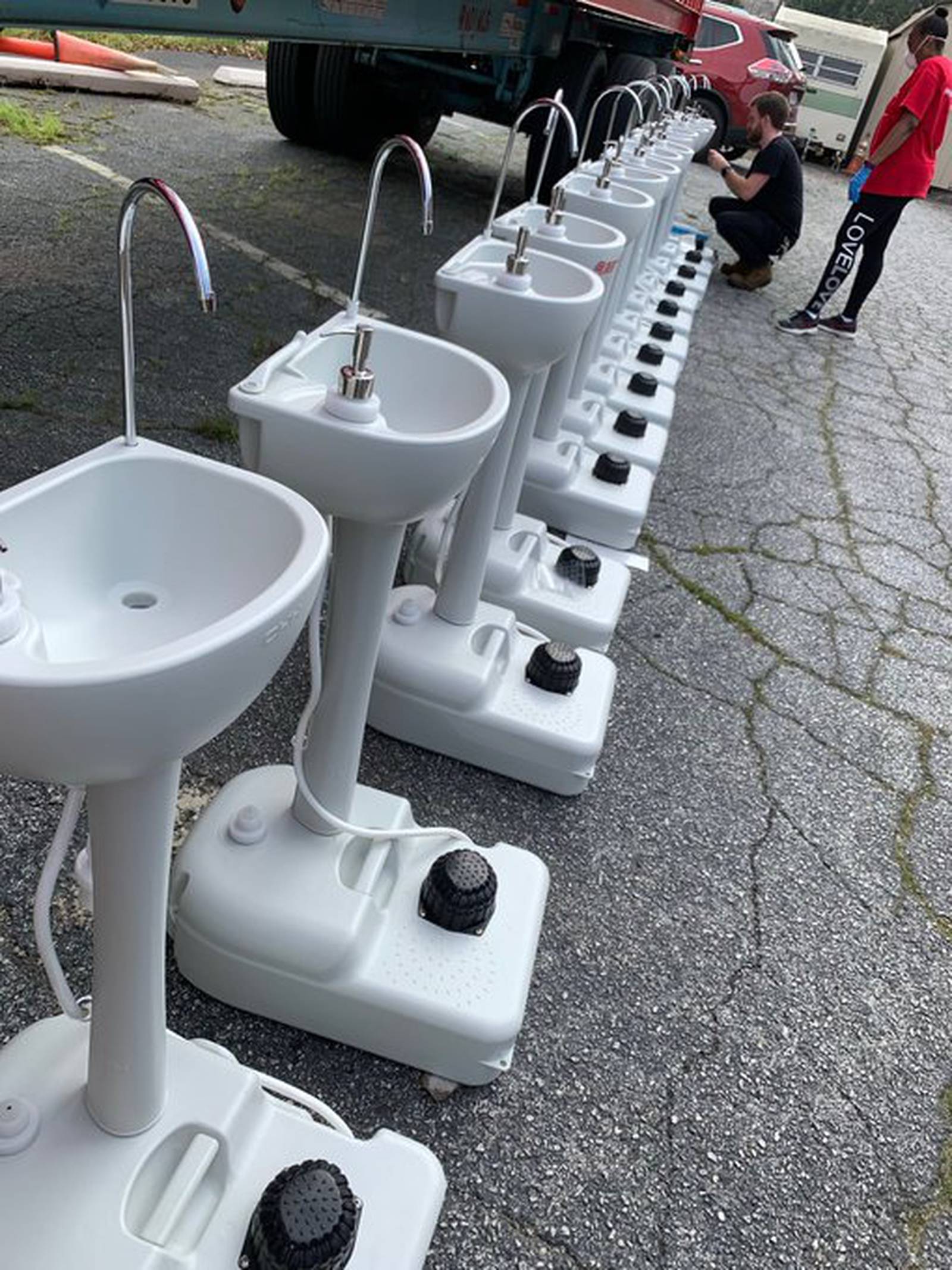 Lecrae Local Nonprofit Create Hand Washing Stations For Homeless