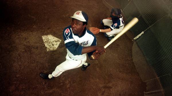 Atlanta Braves, players across country hit hard by death of Hank Aaron