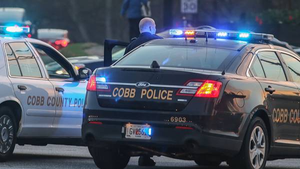 Cobb Co. police investigating serious injury crash in Acworth