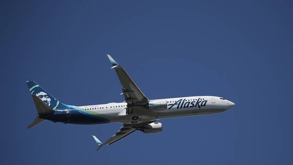 Alaska Airlines windshield cracks while landing