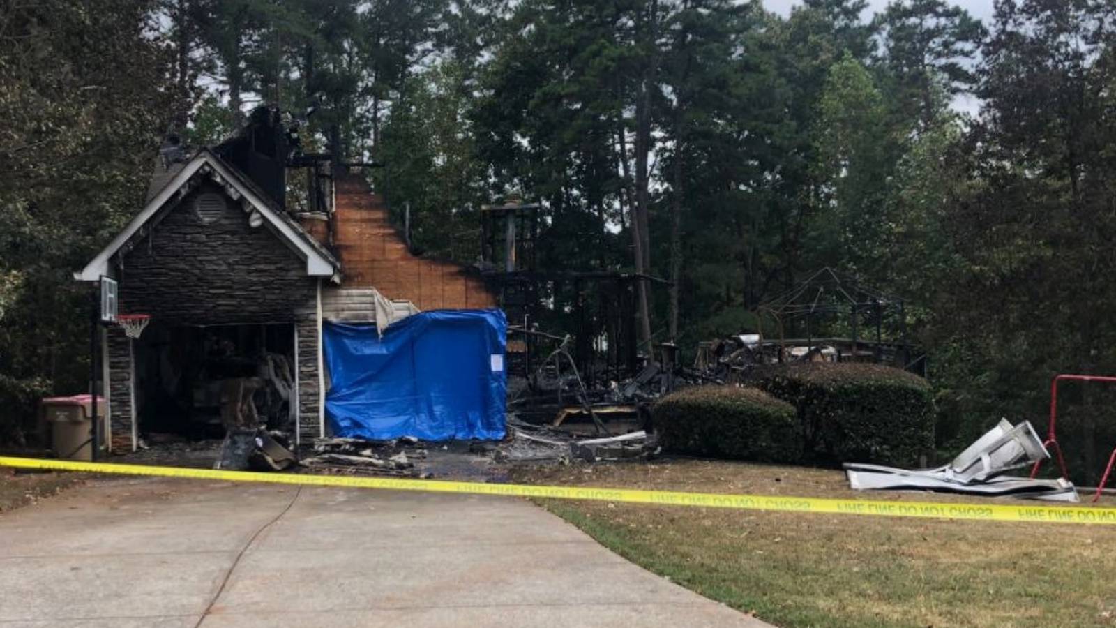 9 and 12yearold siblings killed in house fire after mother unable to
