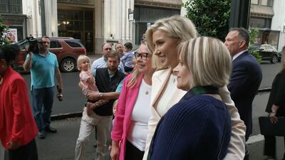 Fans flock to Atlanta courthouse to support Savannah Chrisley as parents’ appeal gets underway