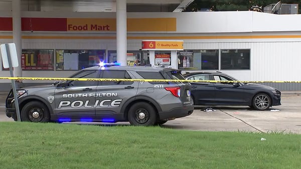 1 killed, 3 injured in South Fulton gas station shooting, 2 suspects arrested