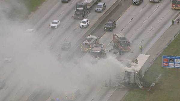 1 lane of I-285 SB reopens after tractor-trailer full of pasta catches fire