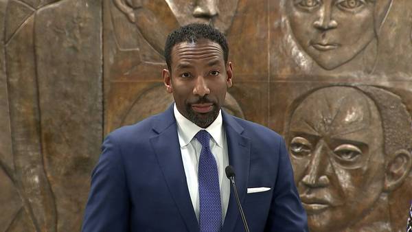 ‘DA Fani Willis is not on trial’ Atlanta mayor weighs in on removal hearing