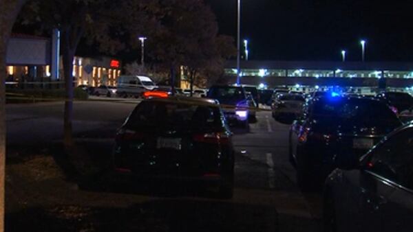 Man found dead in mall parking lot near Dave & Buster’s in Gwinnett