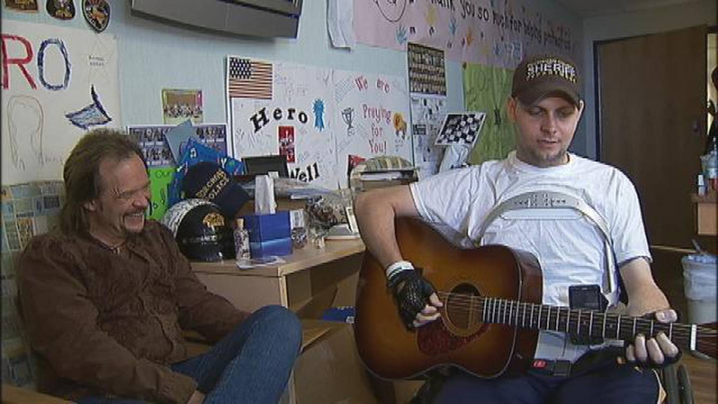Country Star Travis Tritt Visits Injured Deputy WSB TV Channel 2