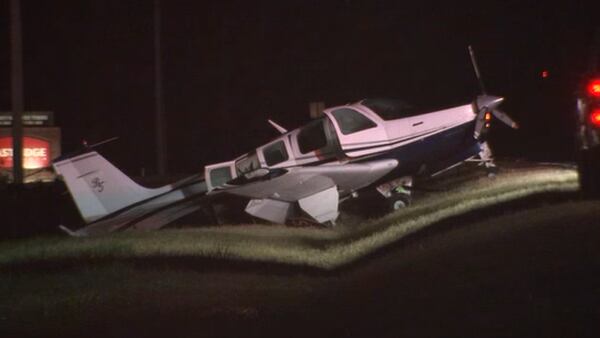 Plane makes emergency landing on Newton County highway