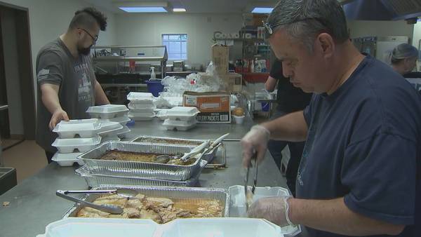 ‘Blue Thanksgiving’ volunteers feed first responders on Thanksgiving Day