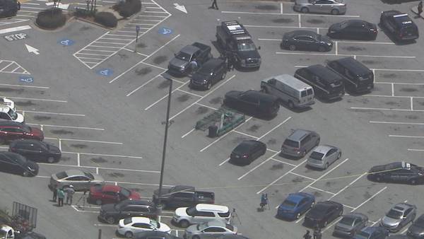 Man shot to death in car in busy Publix parking lot near Emory University