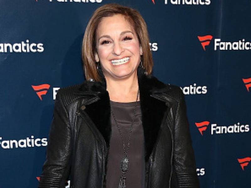 Olympic gymnast Mary Lou Retton has suffered a “scary” setback in her fight against a rare form of pneumonia, her daughter said Wednesday.
