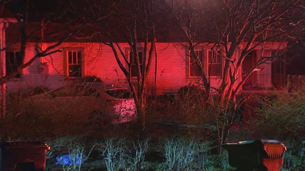 Man rescued from northwest Atlanta house fire, suffers major burns, officials say