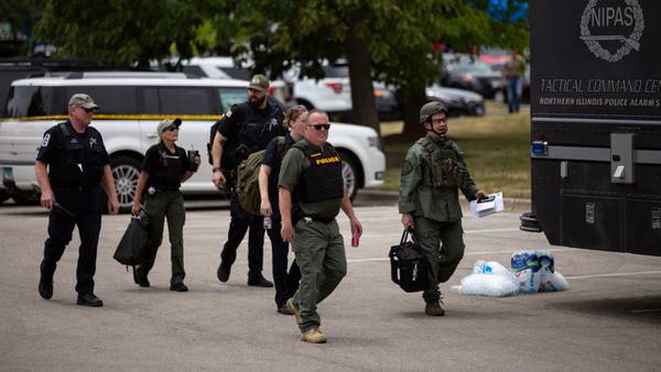 Fourth of July parade shooting: Suspect in custody after 6 killed, dozens injured in Illinois