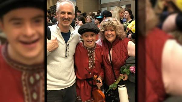Amazing student with Down syndrome plays lead role in his high school play