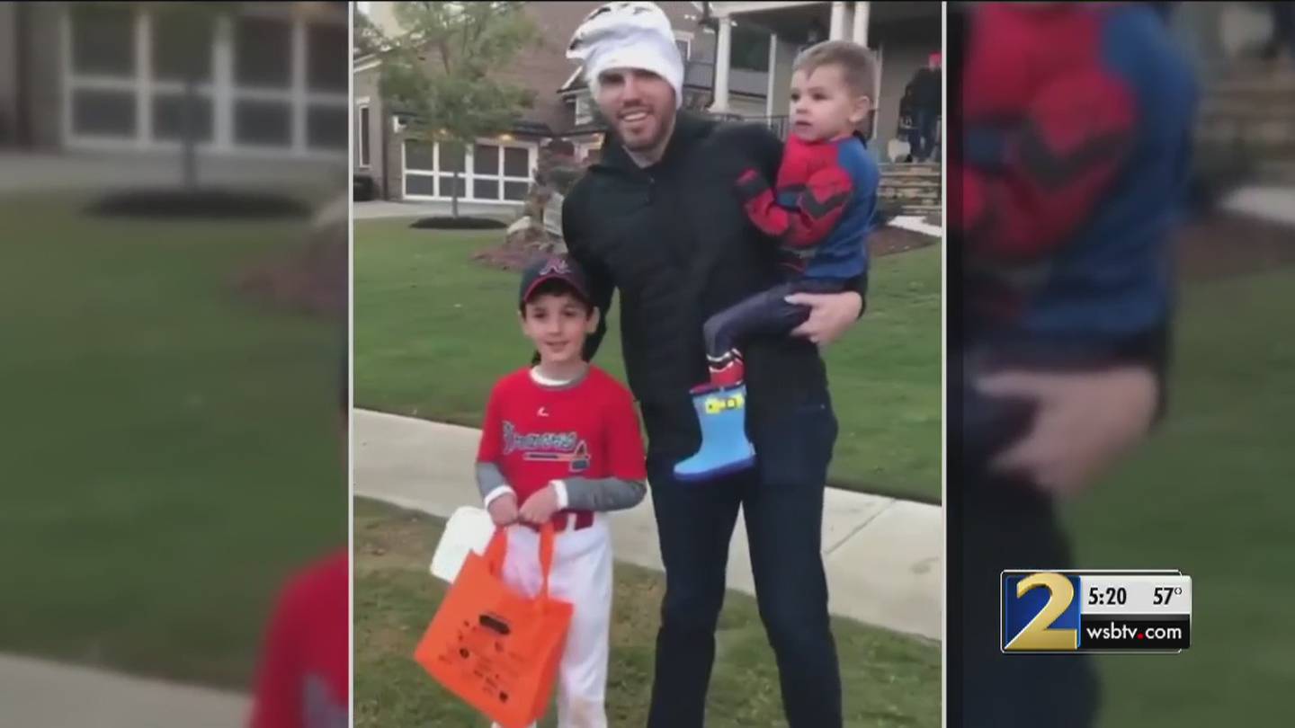 Freddie Freeman Makes an Adorable Gesture Towards His Wife and 3 Kids After  a Massive Moment Against His Former Team - EssentiallySports