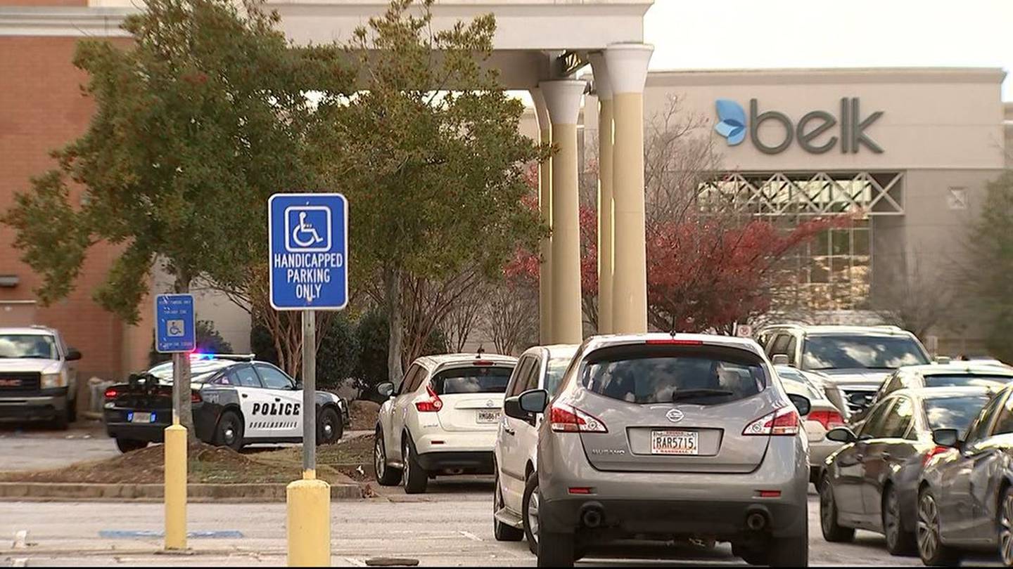 1 injured after fight leads to gunfire at Arbor Place Mall, police say