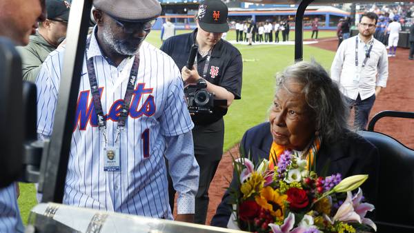Jackie Robinson remembered around MLB on 77th anniversary of him breaking baseball's color barrier