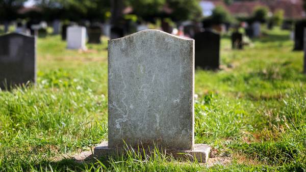 Employees at metro Atlanta cemetery stole from grieving families for years, deputies say